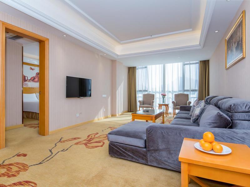 Vienna Hotel Hubei Xiangyang Tanxi Road ภายนอก รูปภาพ